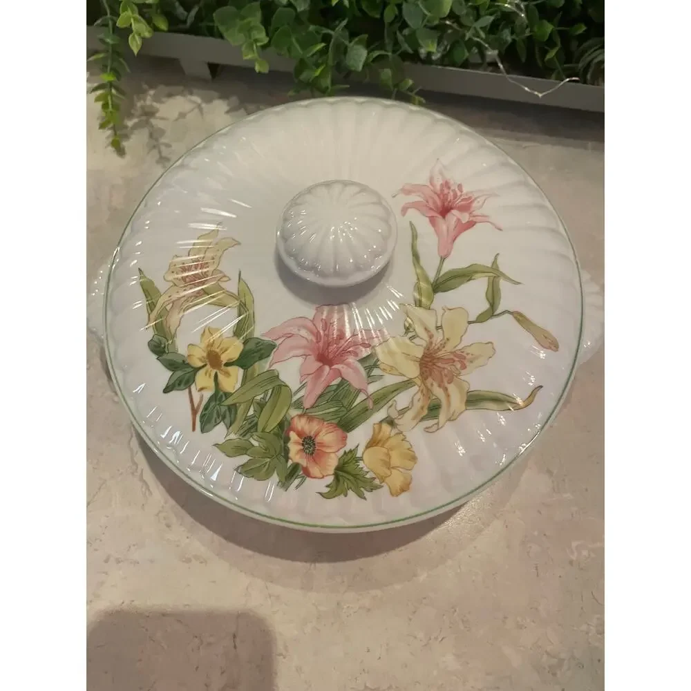 Vintage Jade Lily Shafford porcelain casserole dish leaf handles 8x3” rim to rim